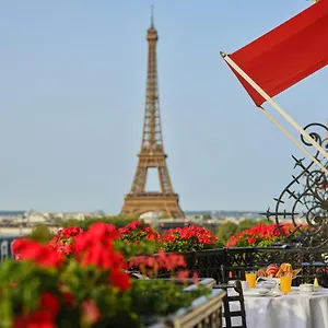 Otel Plaza Athenee - Dorchester Collection